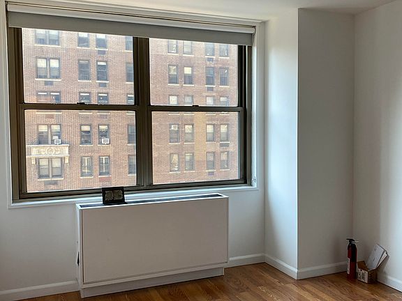 3rd image of 301 E 79th St APT 10M