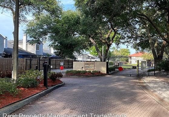 4th image of 709 Hammock Pine Blvd #709