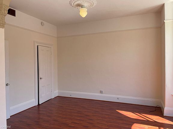 4th image of 1834 Eddy St APT B