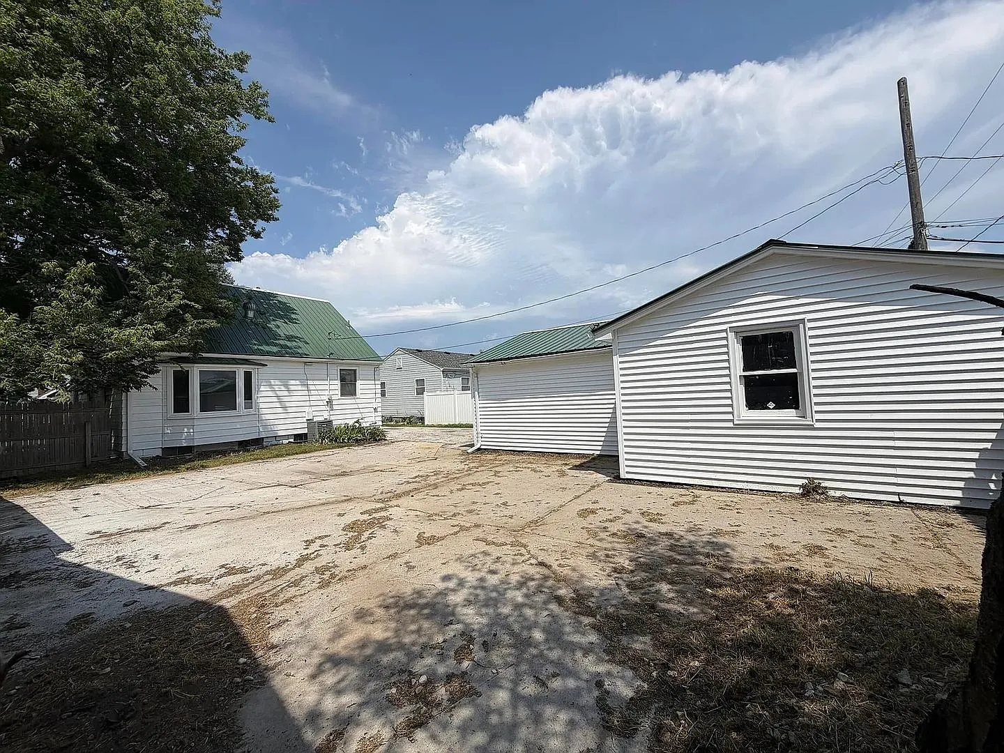 Updated 3-Bedroom Home with Oversized 2-Car Garage for Rent — Photo 2