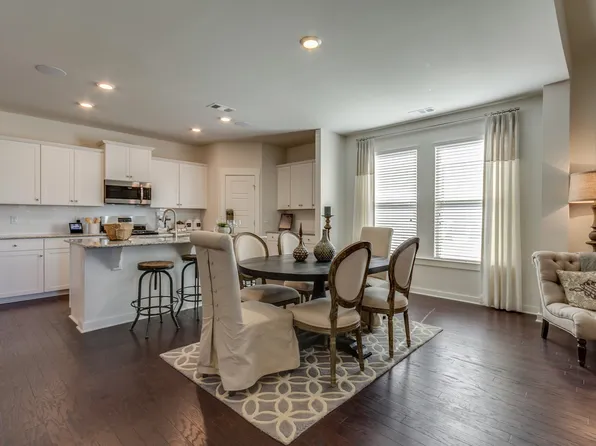734 Moray Ln, Clarksville, TN 37043