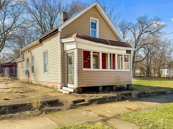 1206 W Johnson St, Peoria, IL 61605