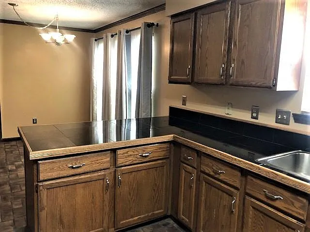 676 Hadley Dr — Photo 14