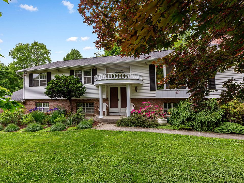 1st image of 394 Chestnut Ct