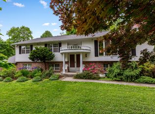 394 Chestnut Ct, Yorktown Heights, NY 10598