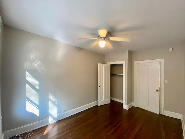 1029 Dana Apts — Photo 15