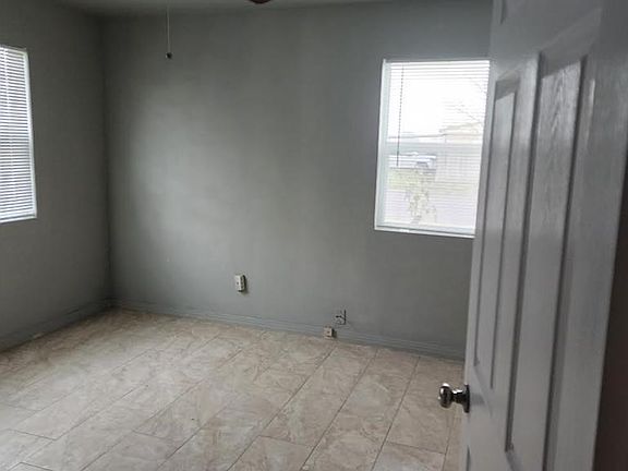 2nd image of 4001 Pleasant Dr