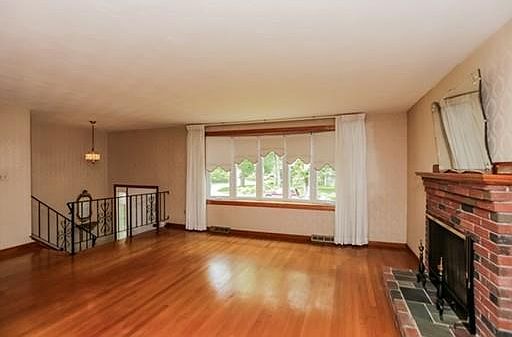 3rd image of 88 Green Dr