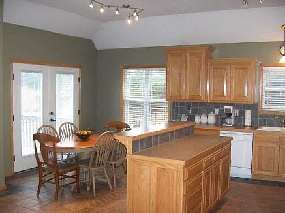 2nd image of 511 Aspen Creek Ct