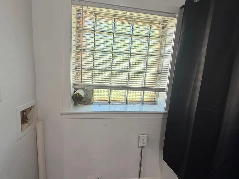 2435 Diamond Ave — Photo 19