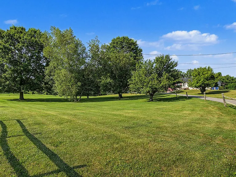 318 Cornwall Hill Rd — Photo 37