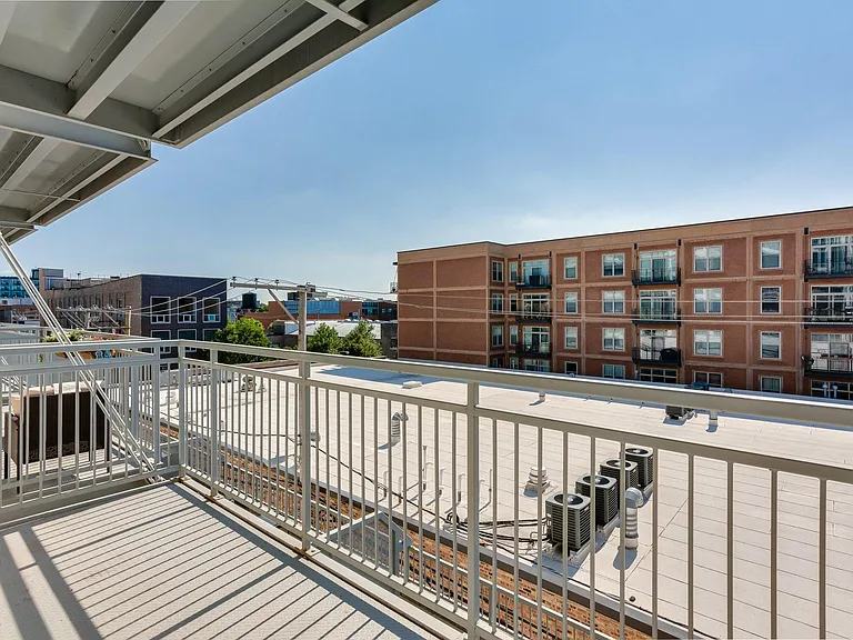 1200 W Monroe St #415 — Photo 11
