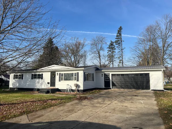 231 E Smith St, Sheridan, MI 48884