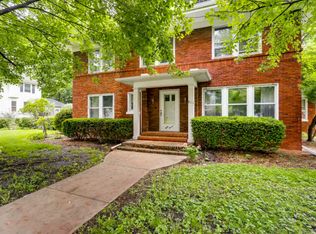 811 Garfield Ave, Aurora, IL 60506