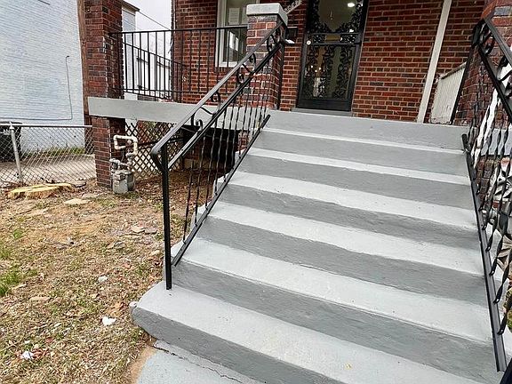 2nd image of 3647 Horner Pl SE