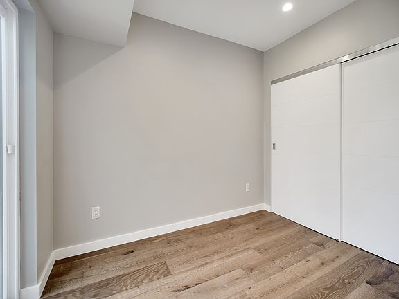 2nd image of 1856 Pacific Ave #15