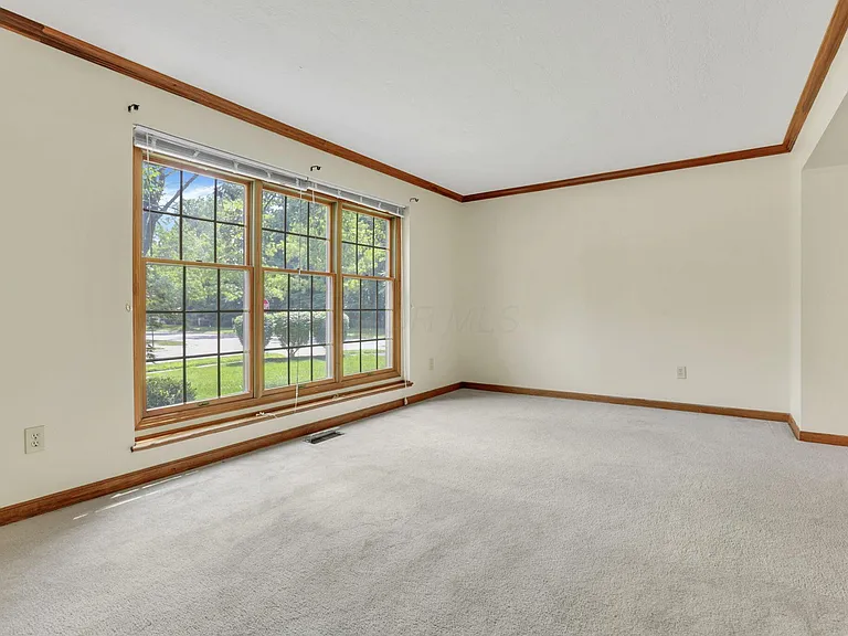 7641 Finbarr Ct — Photo 6