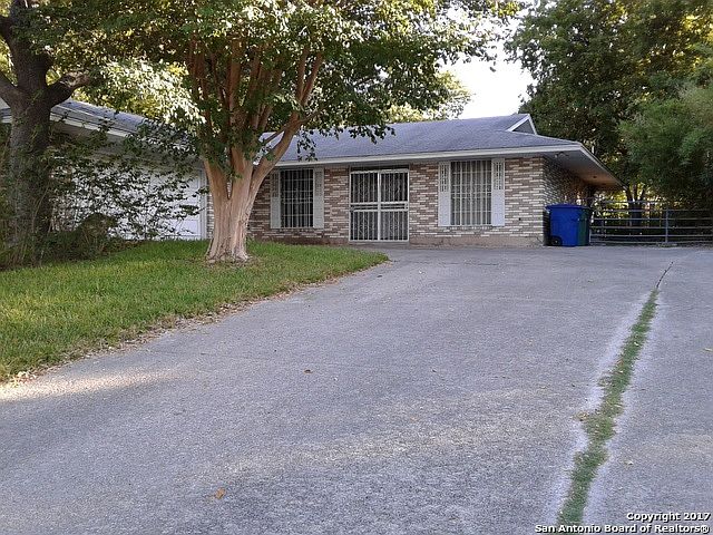 1st image of 122 E Silver Sands Dr