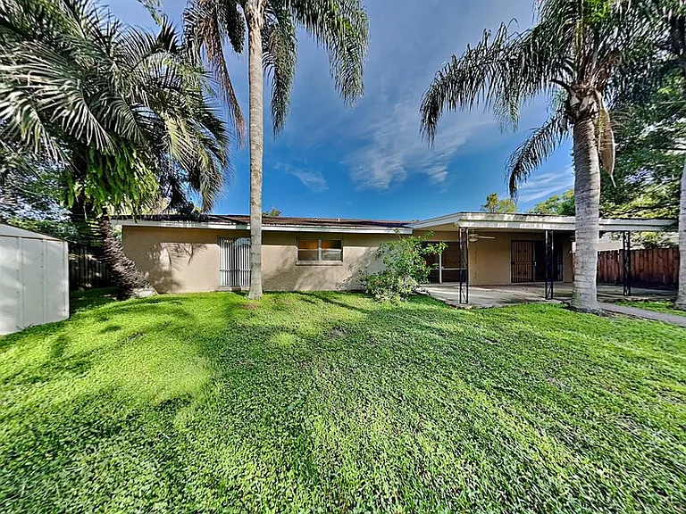 2512 Sea Breeze Ct — Photo 29