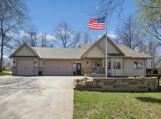 1304 Eagle Ridge Dr, Saint Joseph, MN 56374