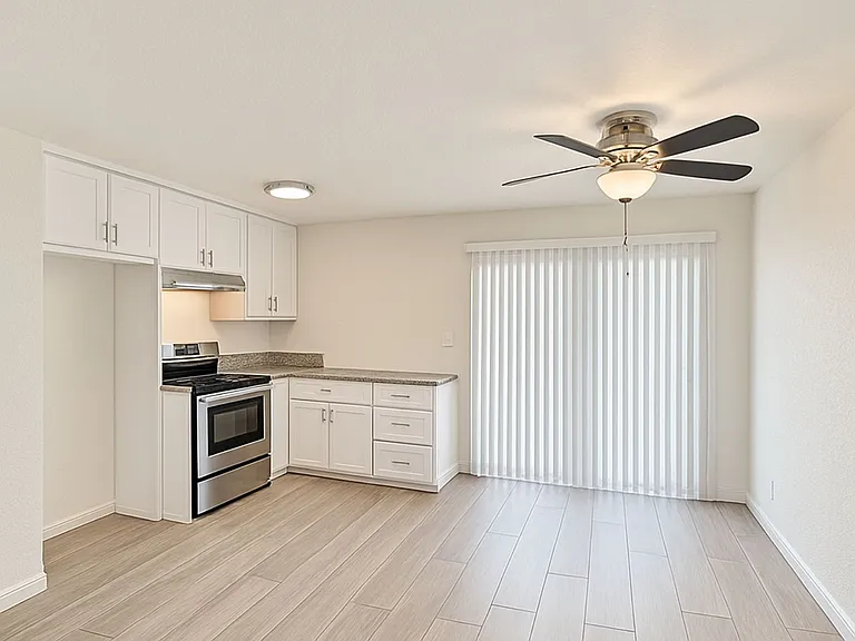 Regina Apartments — Photo 23