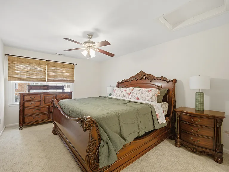 1001 Saint Andrews Way #B — Photo 20