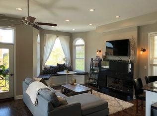 1327 N Greenview Ave APT 3, Chicago, IL 60642