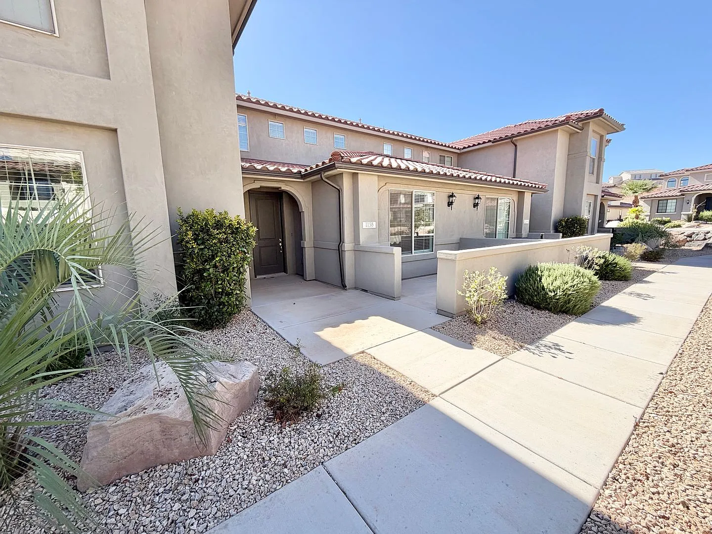 Ivory Town Home in Escondido Community! — Photo 3