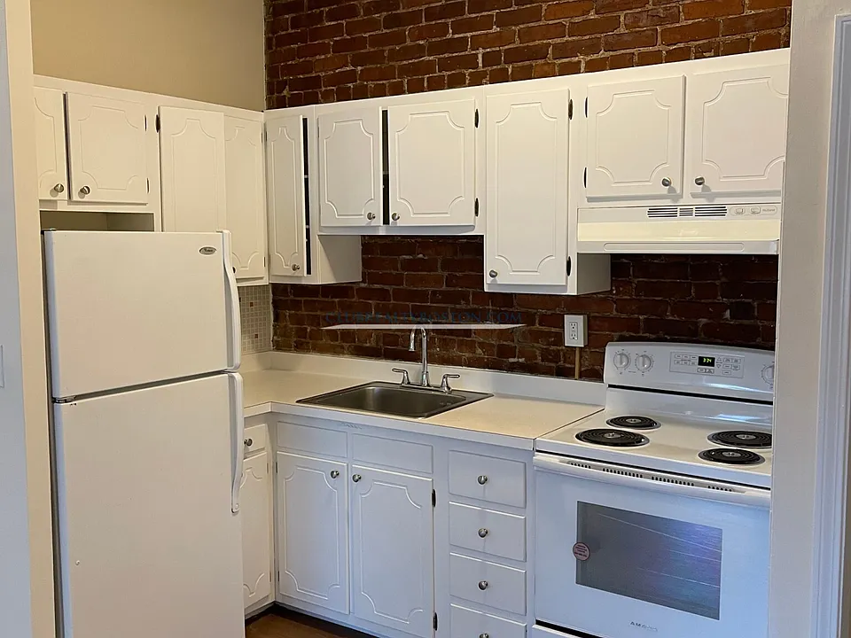 82 S Huntington Ave #12