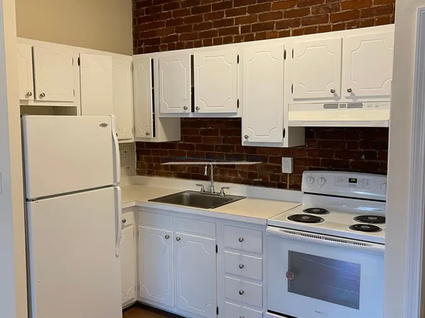 82 S Huntington Ave, Jamaica Plain, MA