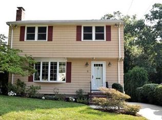 5 Snow Ln, Dedham, MA 02026