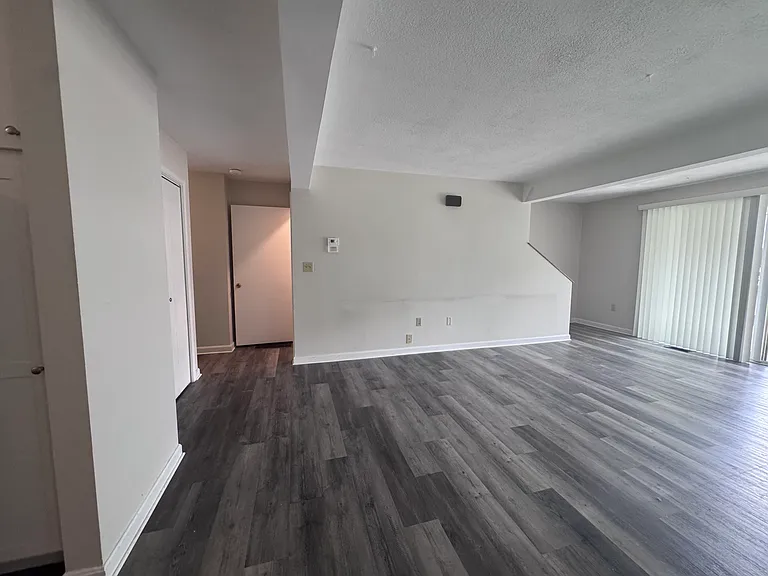 168 Pine St #5 — Photo 5