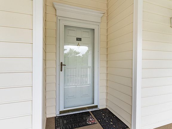 5th image of 611 Woodmoor Dr. #302