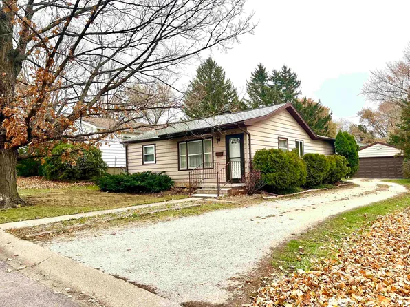 925 2nd Ave NE, Oelwein, IA 50662