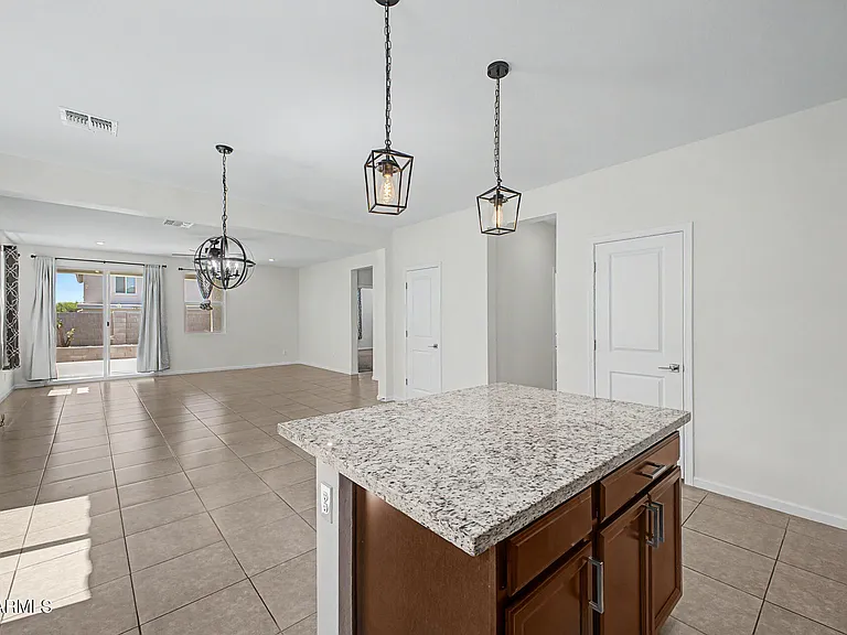 17865 W Daley Ln — Photo 8