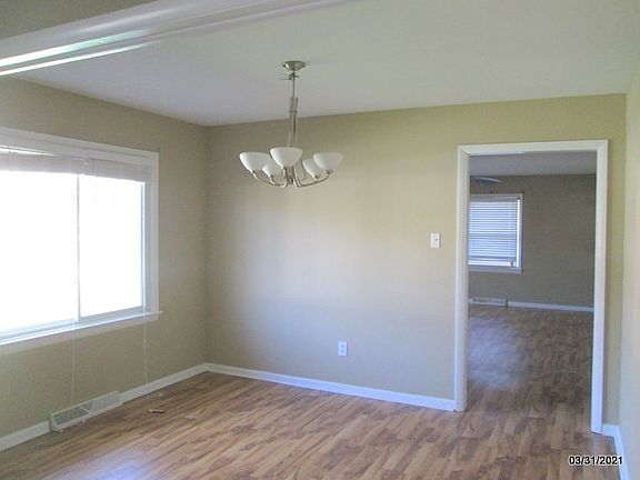 5th image of 1002 Plainview Dr