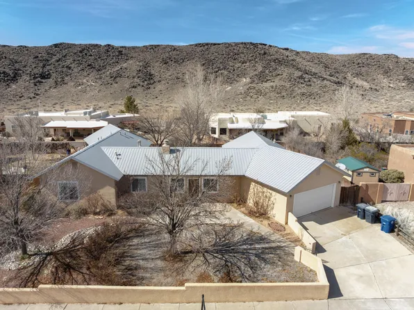 6725 Tesuque Dr NW, Albuquerque, NM 87120