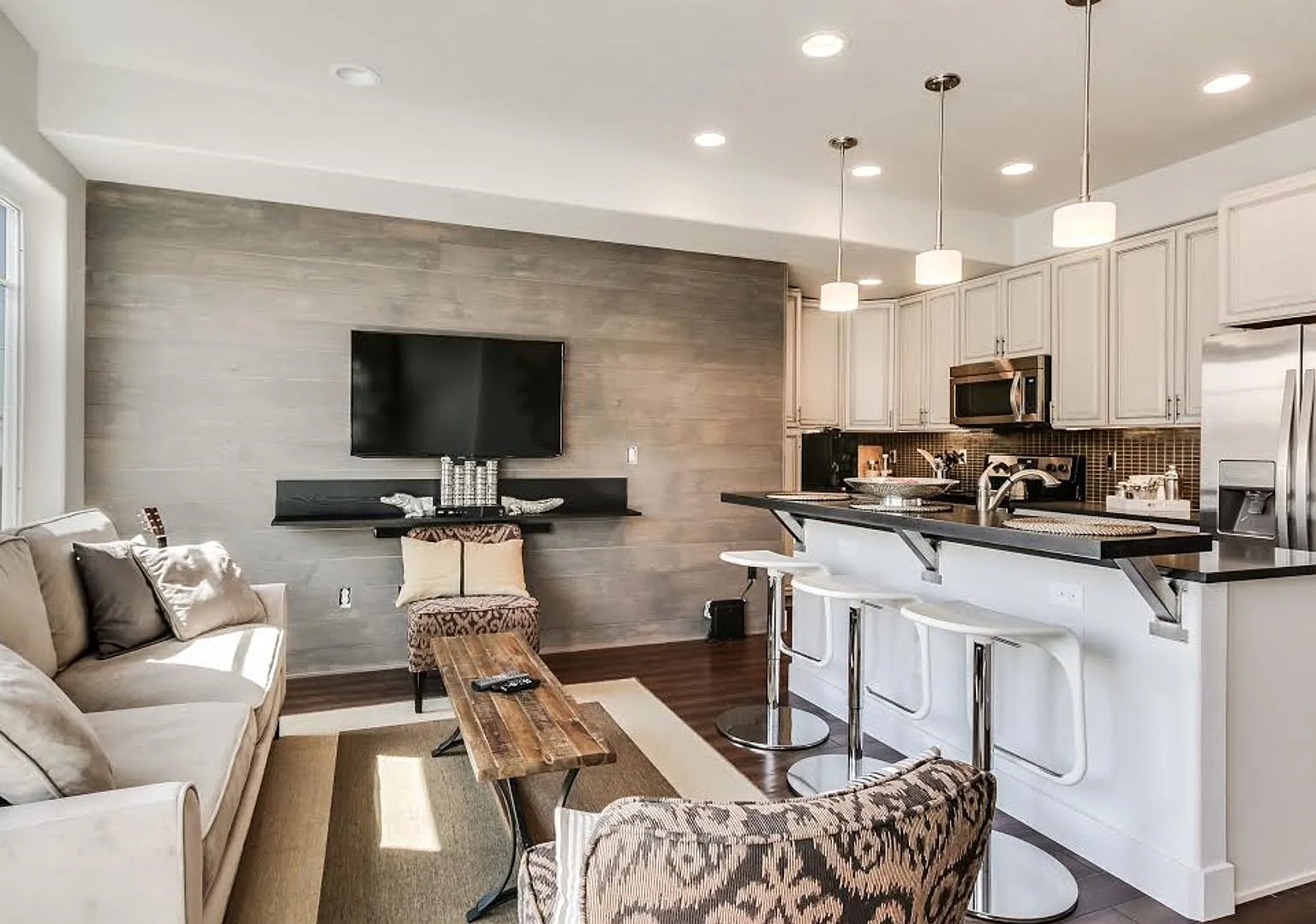 3 Bed | 3 Bath | Five Points Townhome | Available September 1 — Photo 2