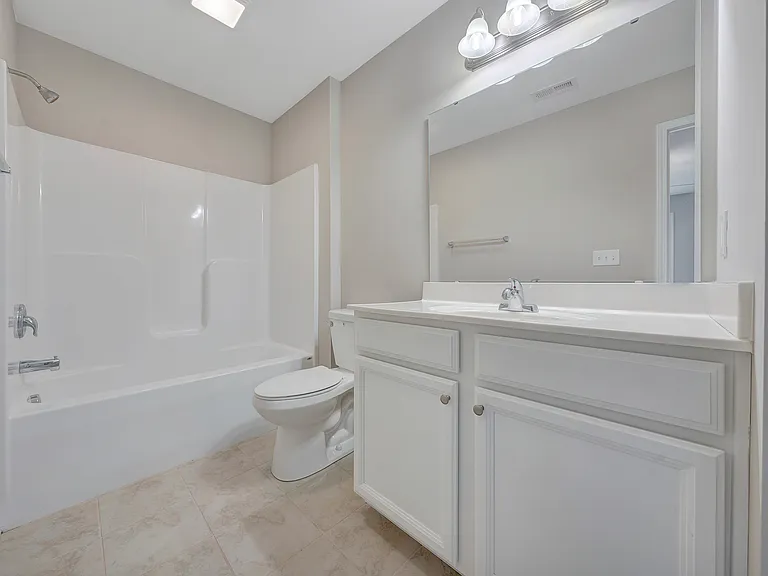 905 Holland Loop NW — Photo 12