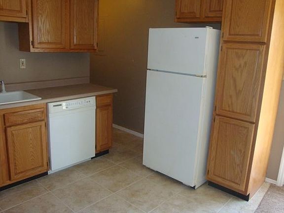 5th image of 142 Colorado Dr