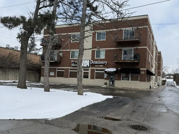 6961 Vine St Unit 301, Indian Head Park, IL 60525