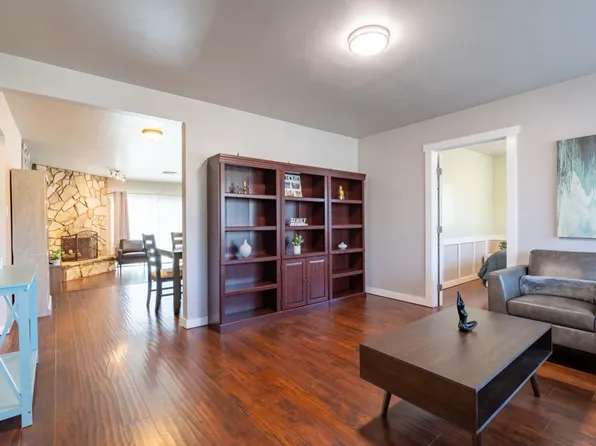 127 Piedmont Ave, Claremont, CA 91711