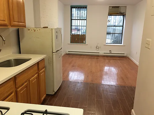 Rented by Century 21 New Golden Age Realty | media 5
