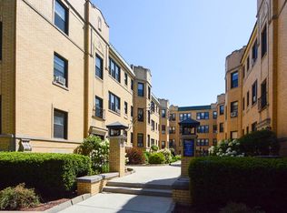 2325 N Rockwell St #A5, Chicago, IL 60647