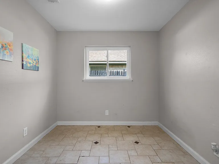 2121 Sunrise Trl — Photo 32