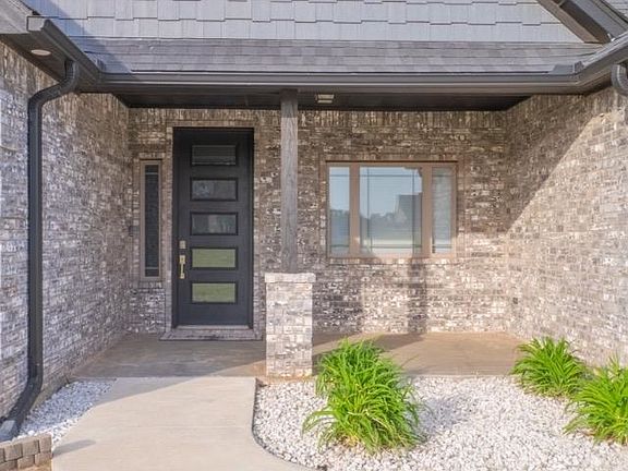 4th image of 439 Spring Creek Cir