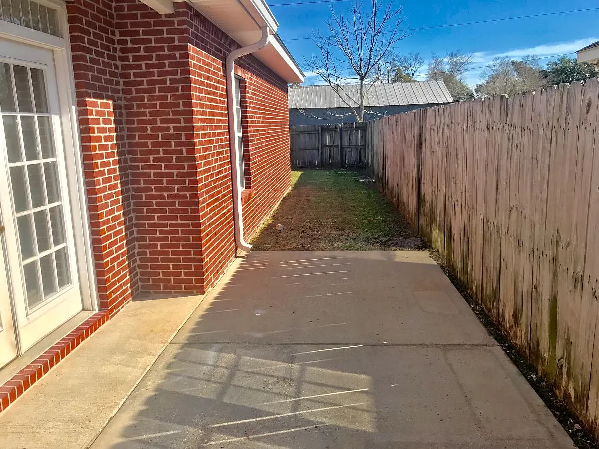 912 Singley Avenue — Photo 2