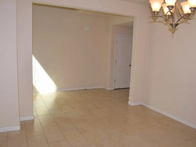 8280 Columbo Cir — Photo 6