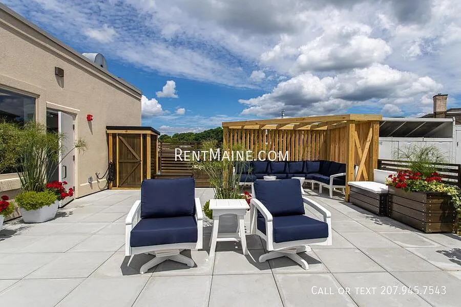 2 bed, 1061 sqft, $3,000 — Photo 2