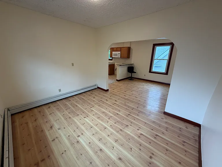 570 Main St #3 — Photo 4